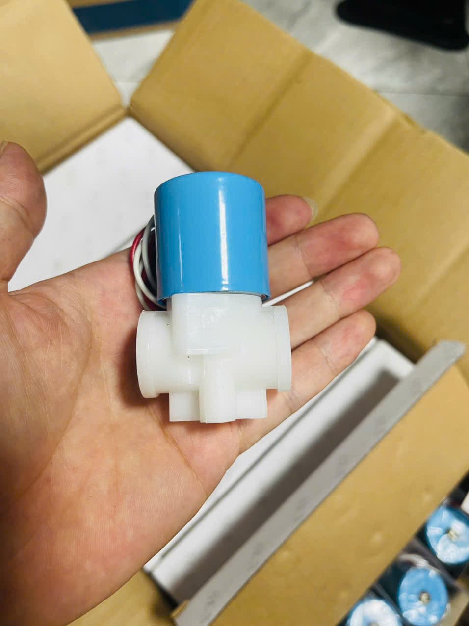 Van từ tròn 24V Nối chậm ren 13, dây đồng.
