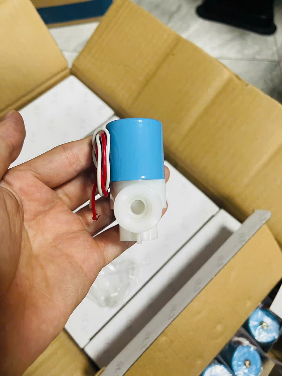 Van từ tròn 24V Nối chậm ren 13, dây đồng.